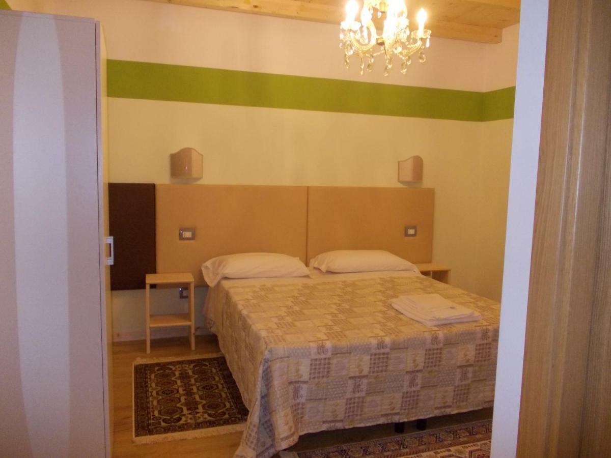 Отель Romagnoli 36 Верона Экстерьер фото